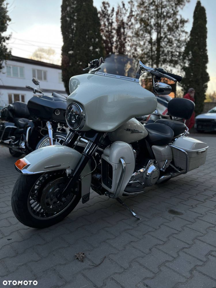 Harley-Davidson Touring Street Glide - 3
