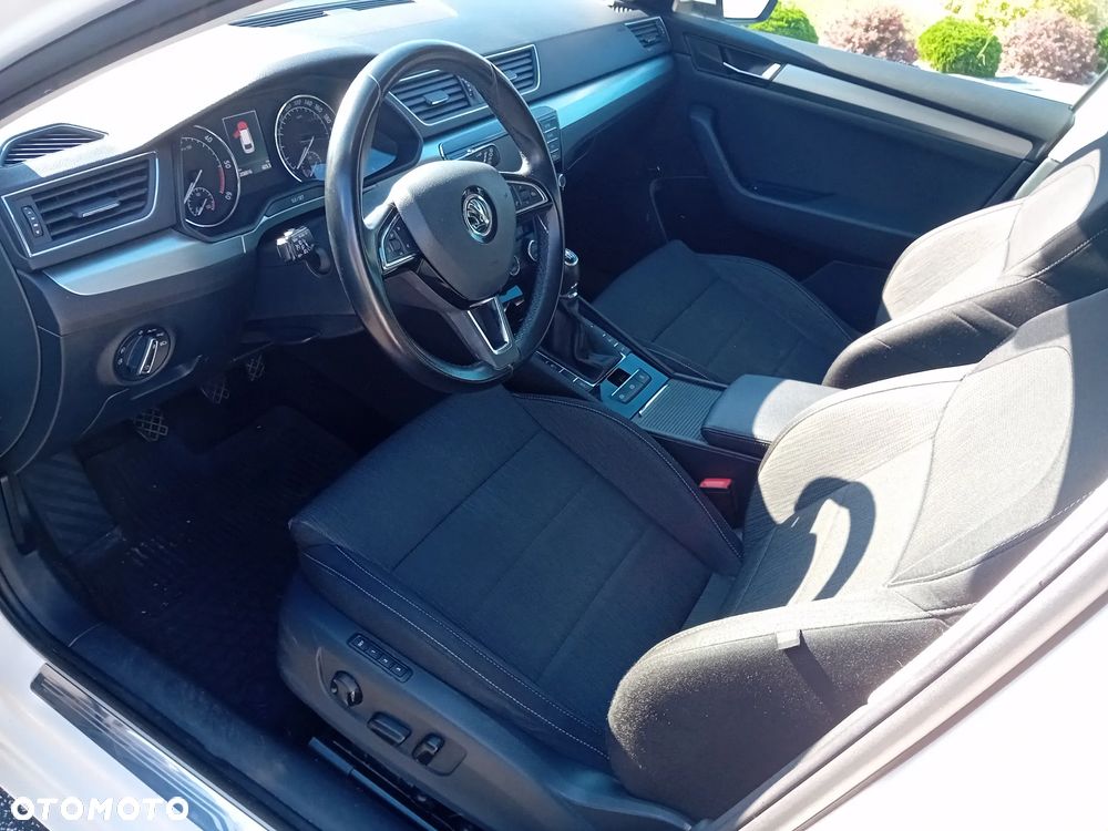 Skoda Superb 2.0 TDI Ambition - 14