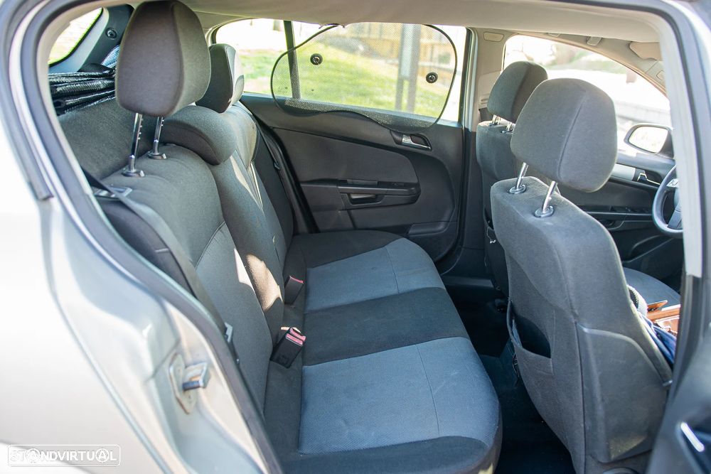 Opel Astra 1.4 Enjoy - 15