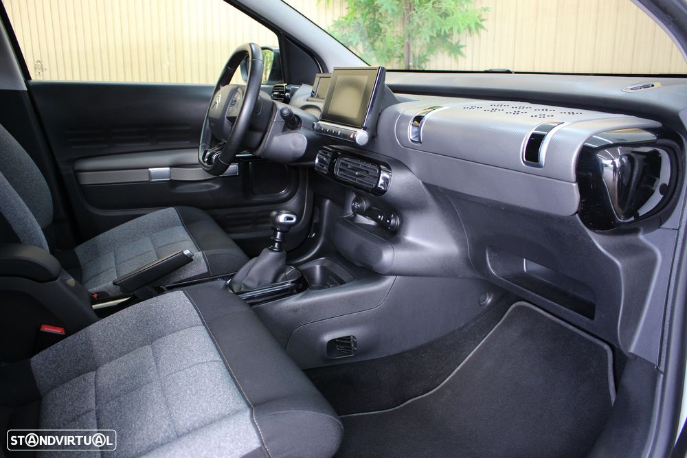 Citroën C4 Cactus 1.2 PureTech Shine - 27