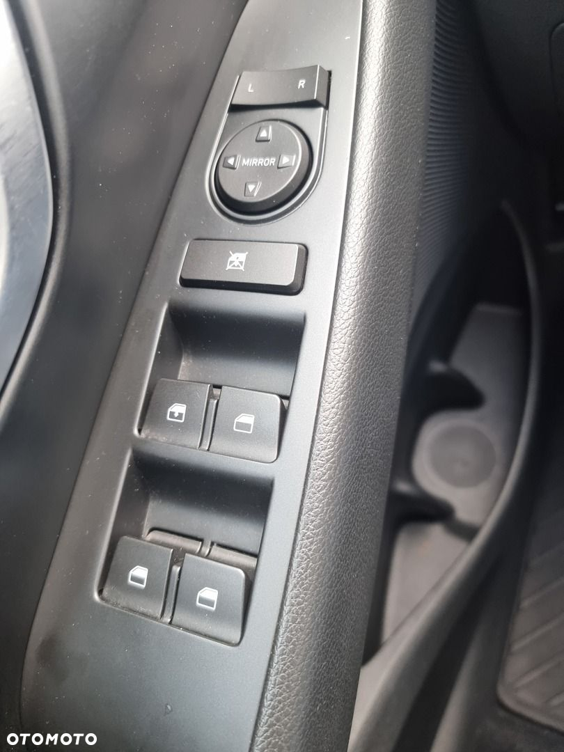 Hyundai i30 1.5 DPI Comfort - 28