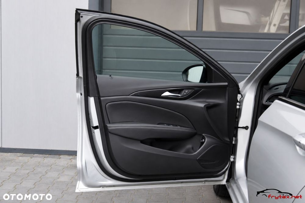 Opel Insignia - 17