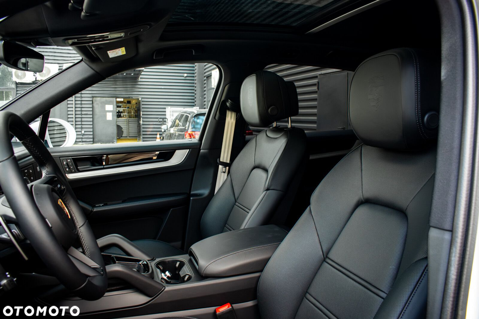Porsche Cayenne - 12