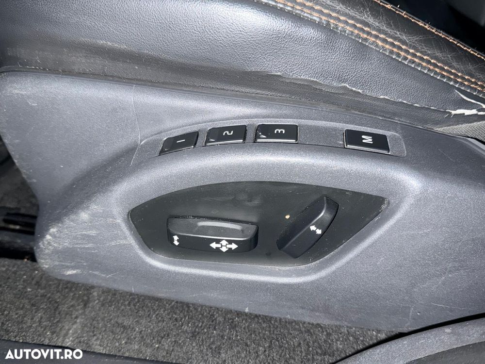 Volvo XC 60 D3 AWD Aut. Momentum - 12