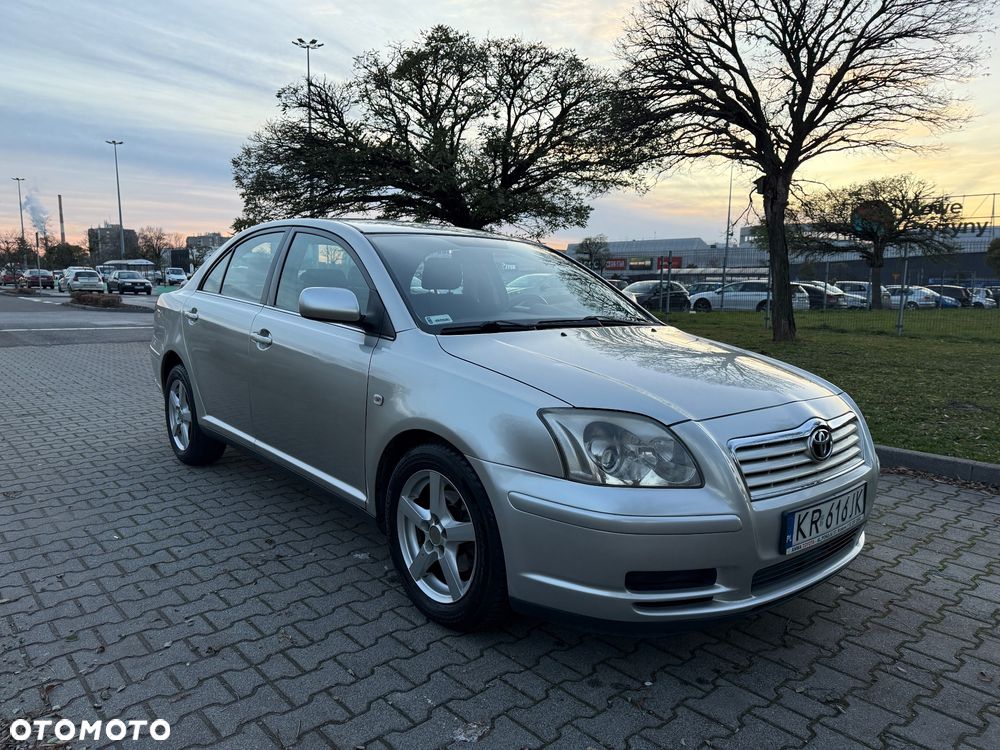 Toyota Avensis 1.8 VVT-i Luna - 2