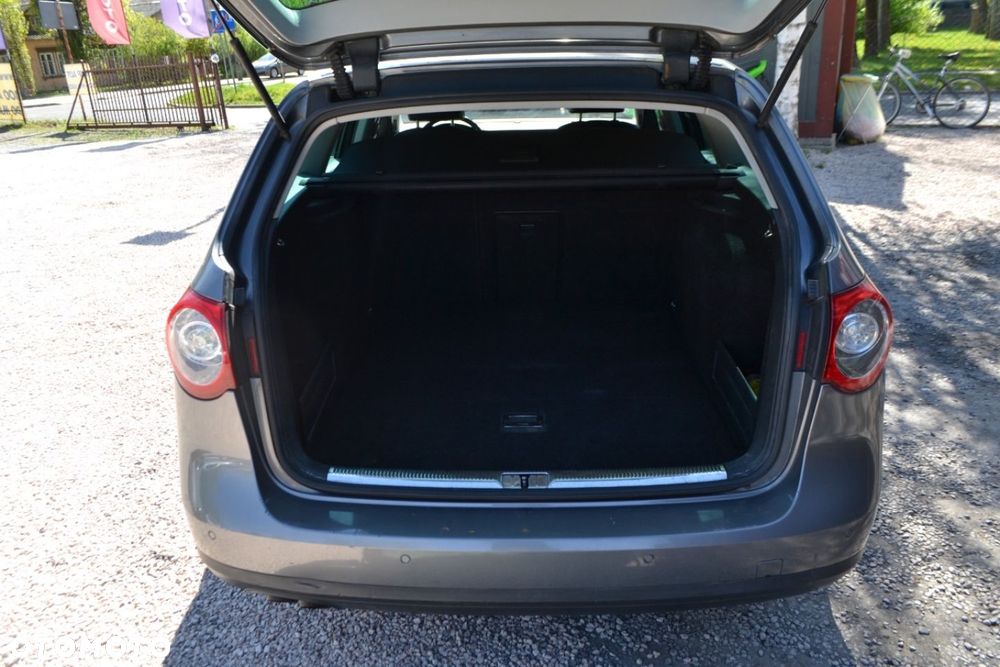 Volkswagen Passat - 12