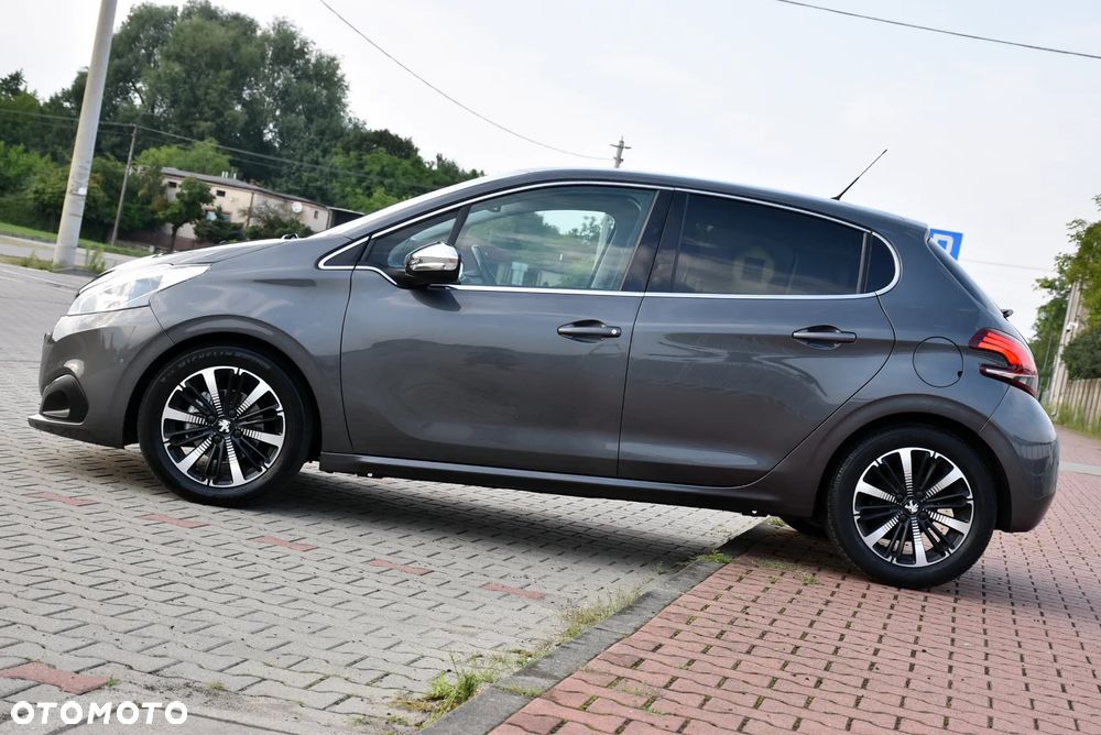 Peugeot 208 - 11