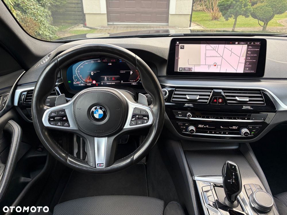 BMW Seria 5 520d M Sport - 16