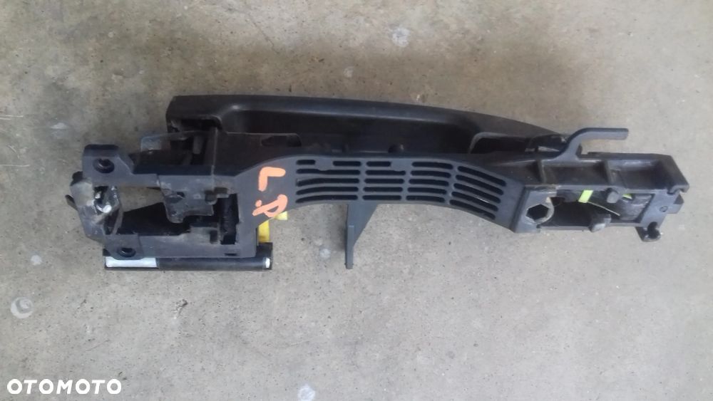 klamka zewnętrzna lewa przód Subrau Forester III SH 2.0 D EE20Z - 2