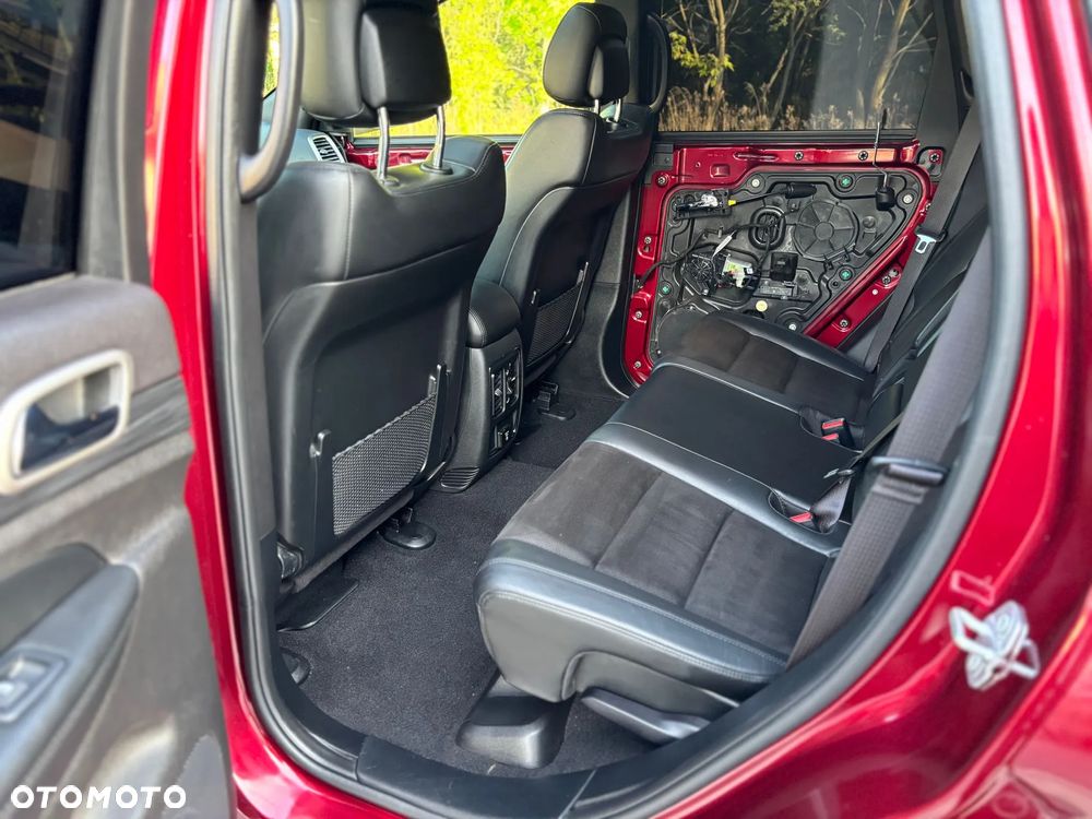 Jeep Grand Cherokee - 32