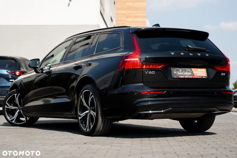 Volvo V60 B4 B DKG Ultimate Dark - 14