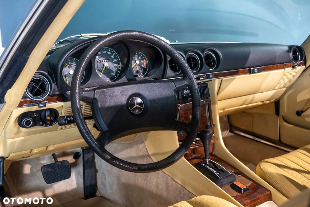 Mercedes-Benz SLC - 24