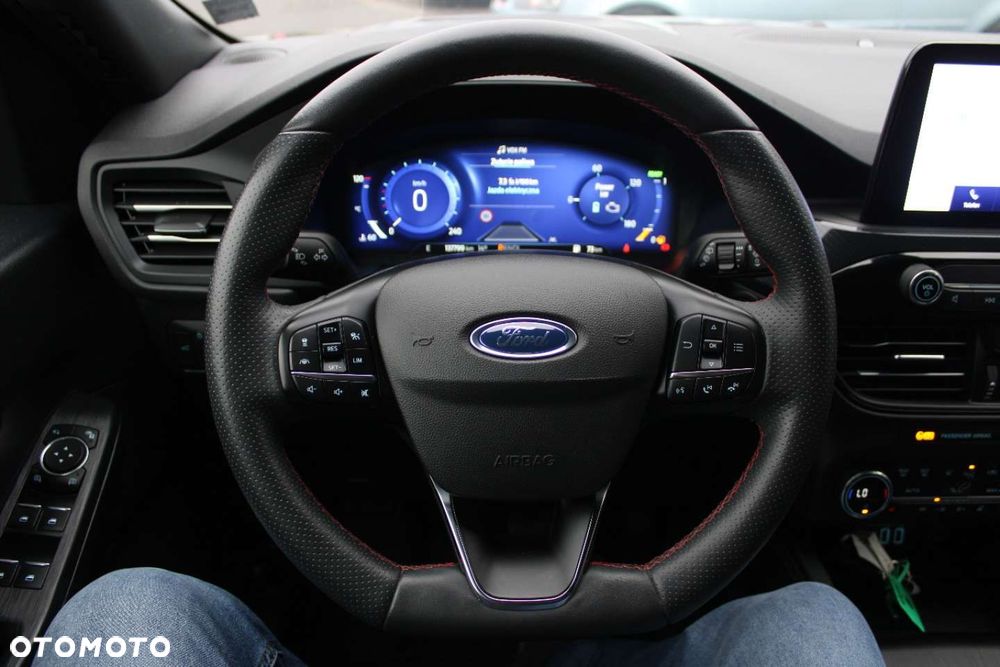 Ford Kuga - 31