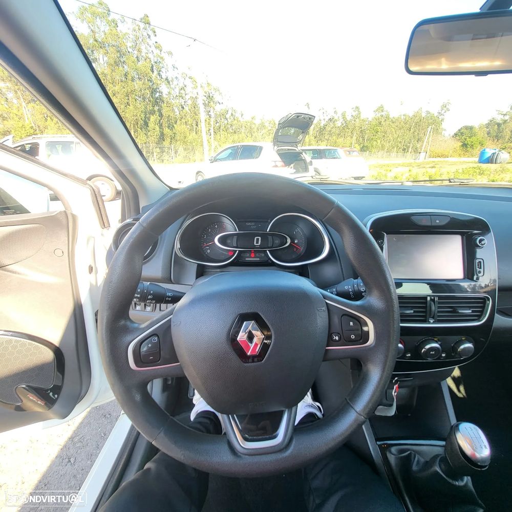 Renault Clio Sport Tourer (Energy) dCi 90 Bose Edition - 22