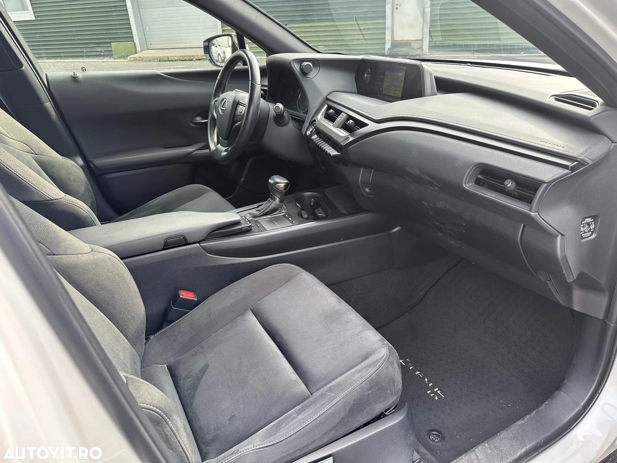 Lexus UX 250h Business Edition - 6