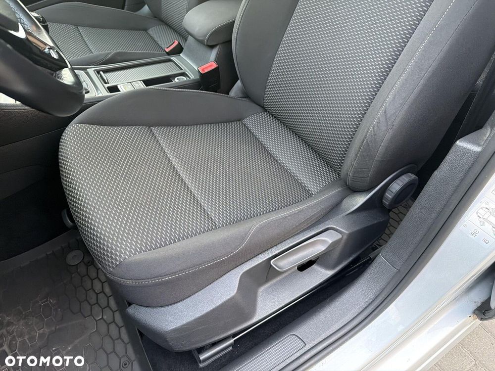 Volkswagen Golf 1.0 TSI BMT Trendline - 12