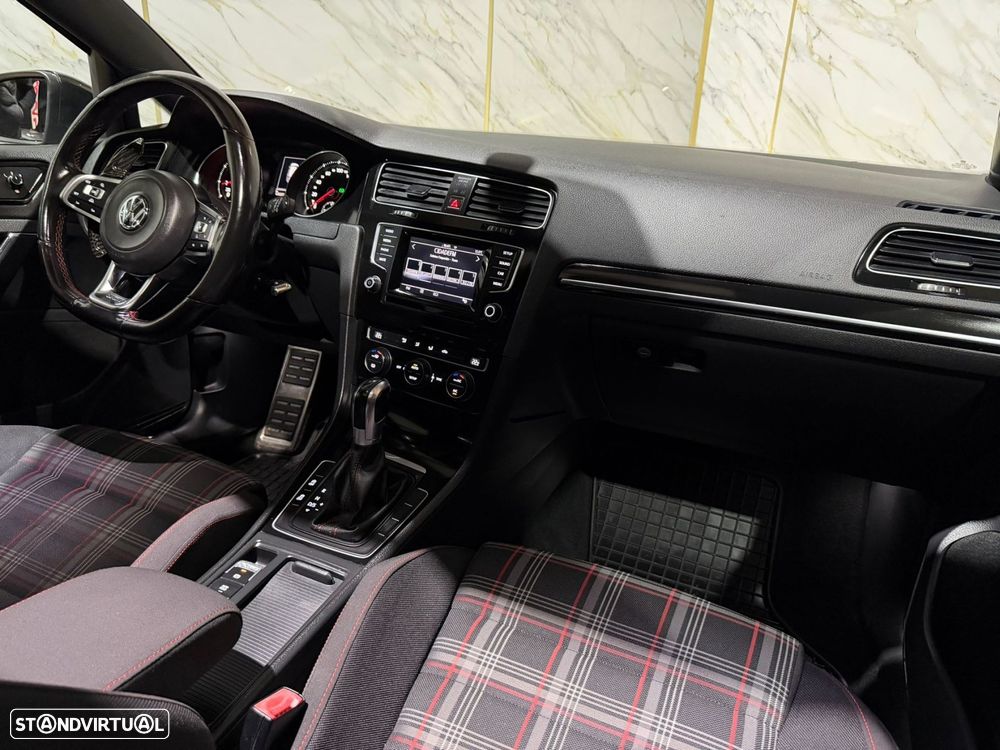 VW Golf 2.0 TSi GTi DSG Performance - 12
