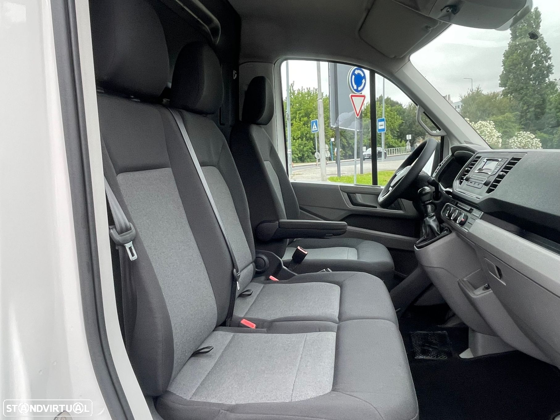 VW Crafter 35 2.0 TDI L3H3 - 21