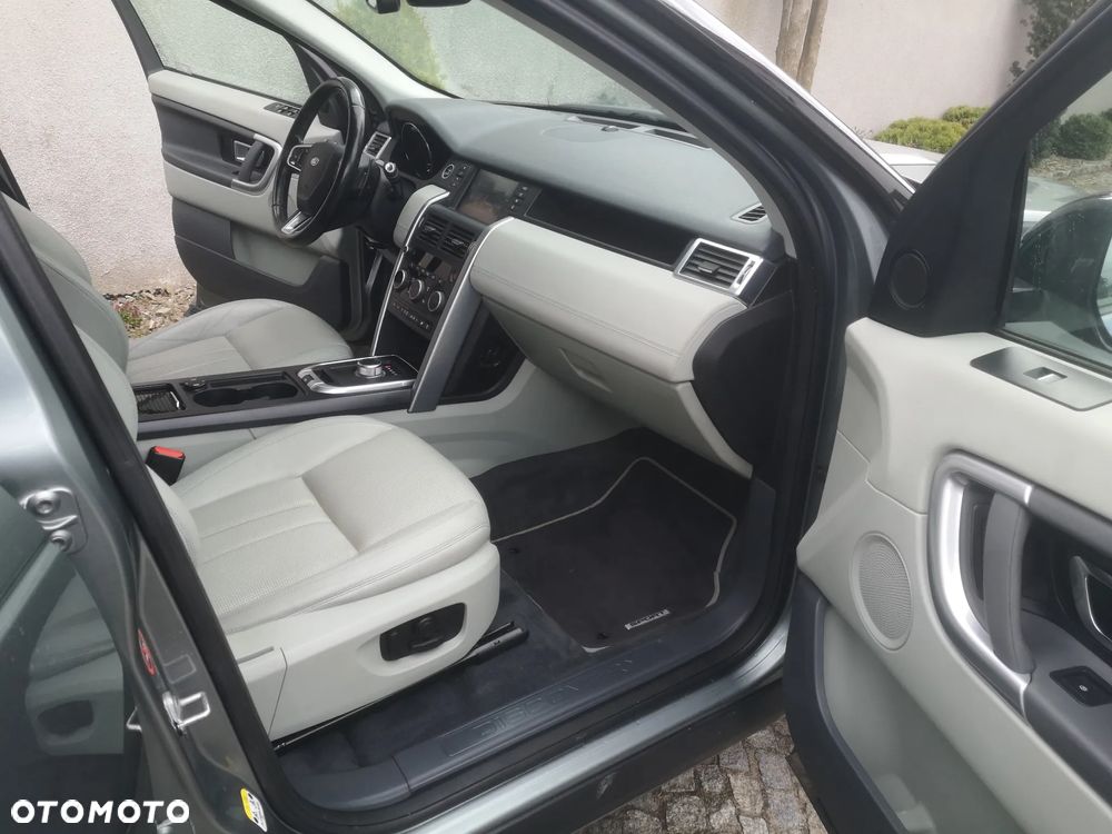 Land Rover Discovery Sport - 8