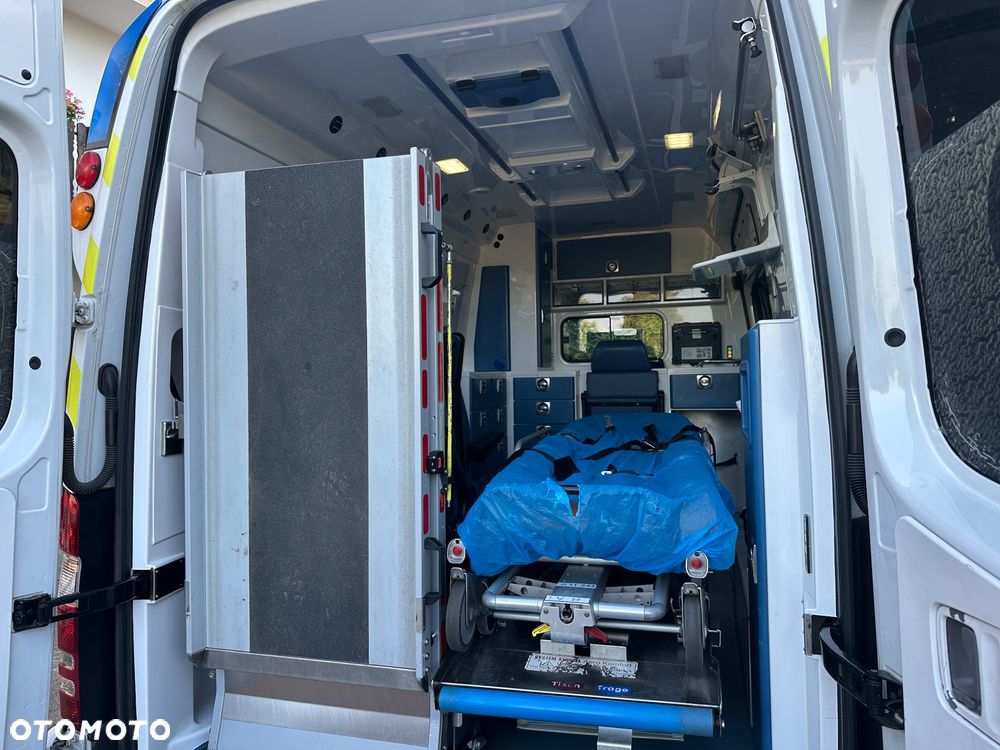Mercedes-Benz Sprinter - 22