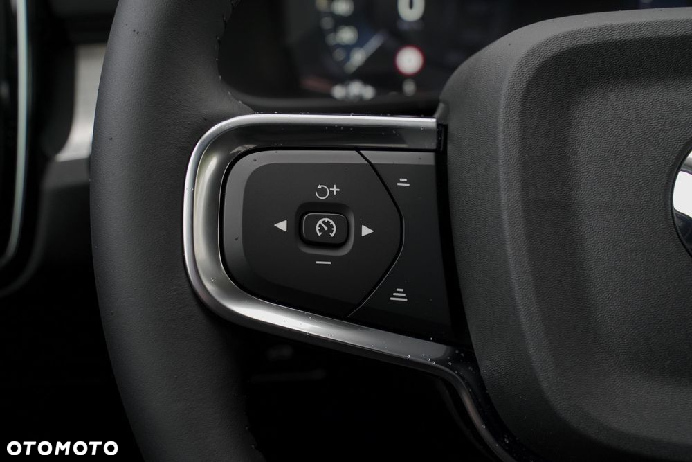 Volvo XC 40 B3 Core - 17