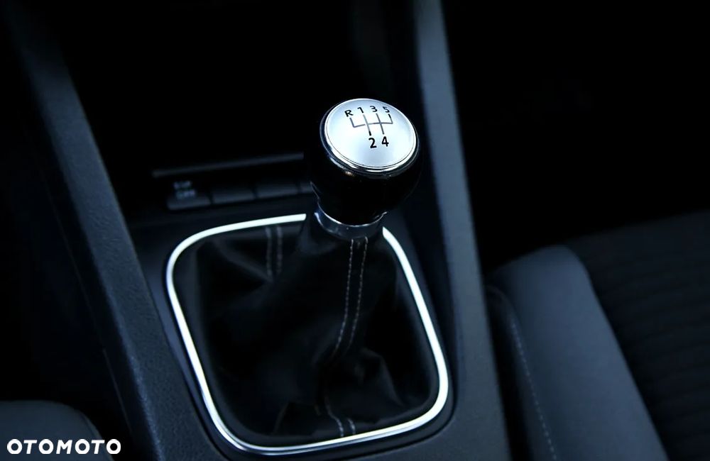 Volkswagen Golf V 1.6 Trendline - 27