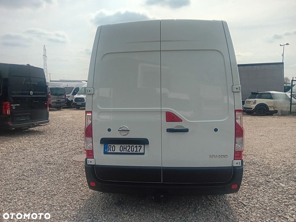Nissan NV-400 - 6