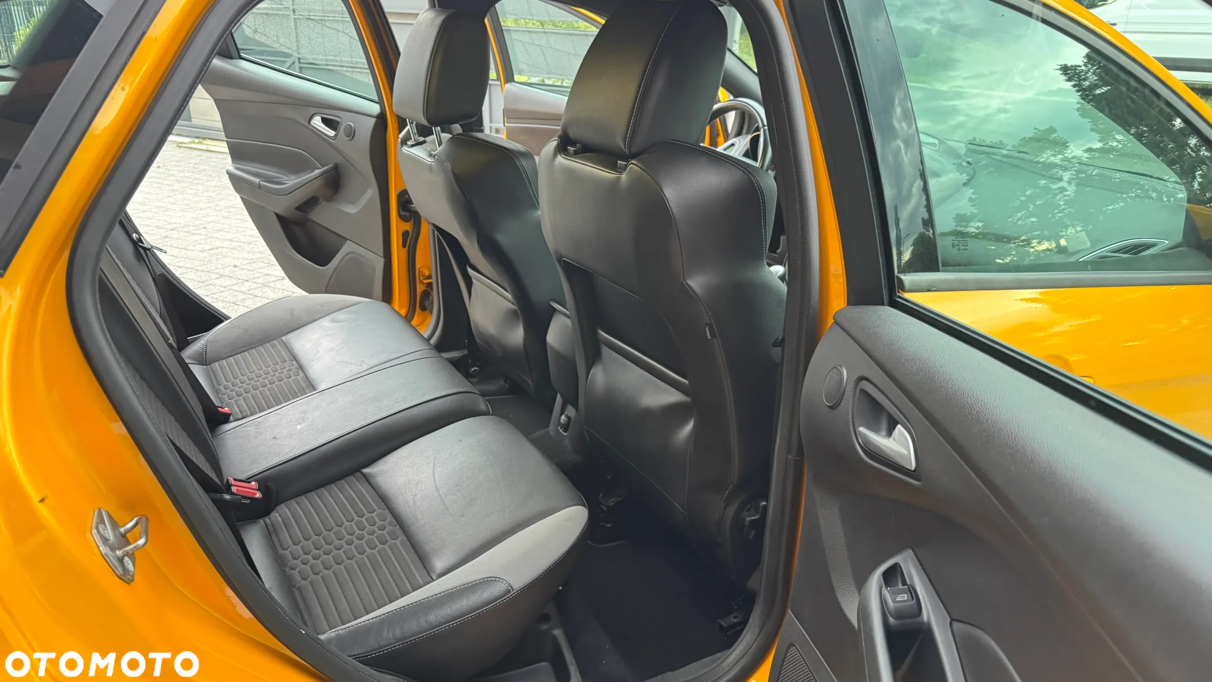 Ford Focus 2.0 EcoBoost ST - 13