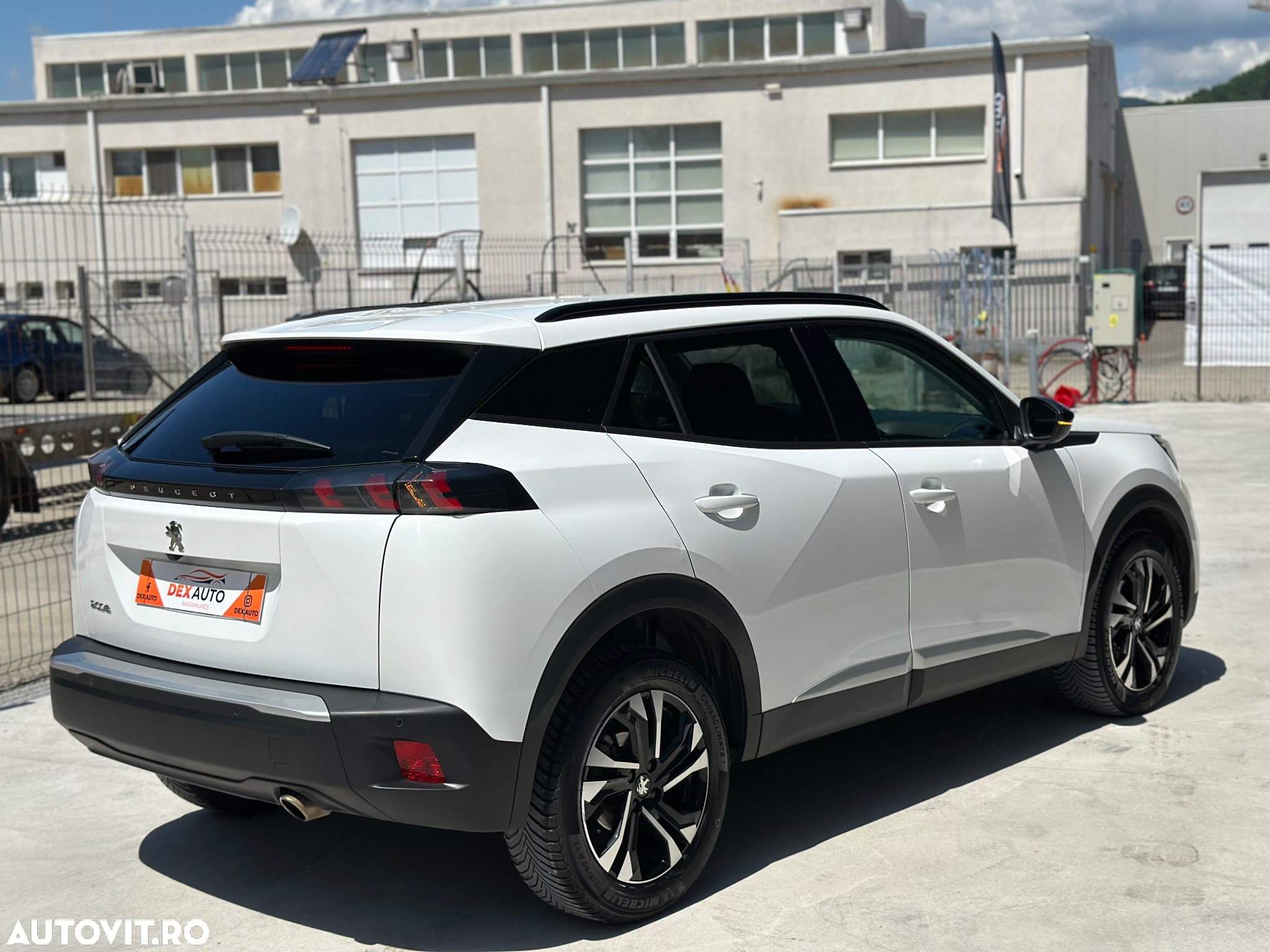 Peugeot 2008 1.5 BlueHDI 130 S&S EAT8 Allure - 20