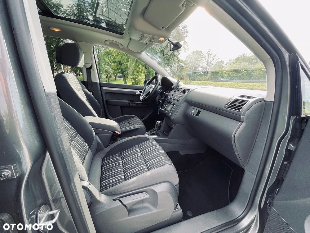 Volkswagen Touran 1.4 TSI DSG Cross - 22