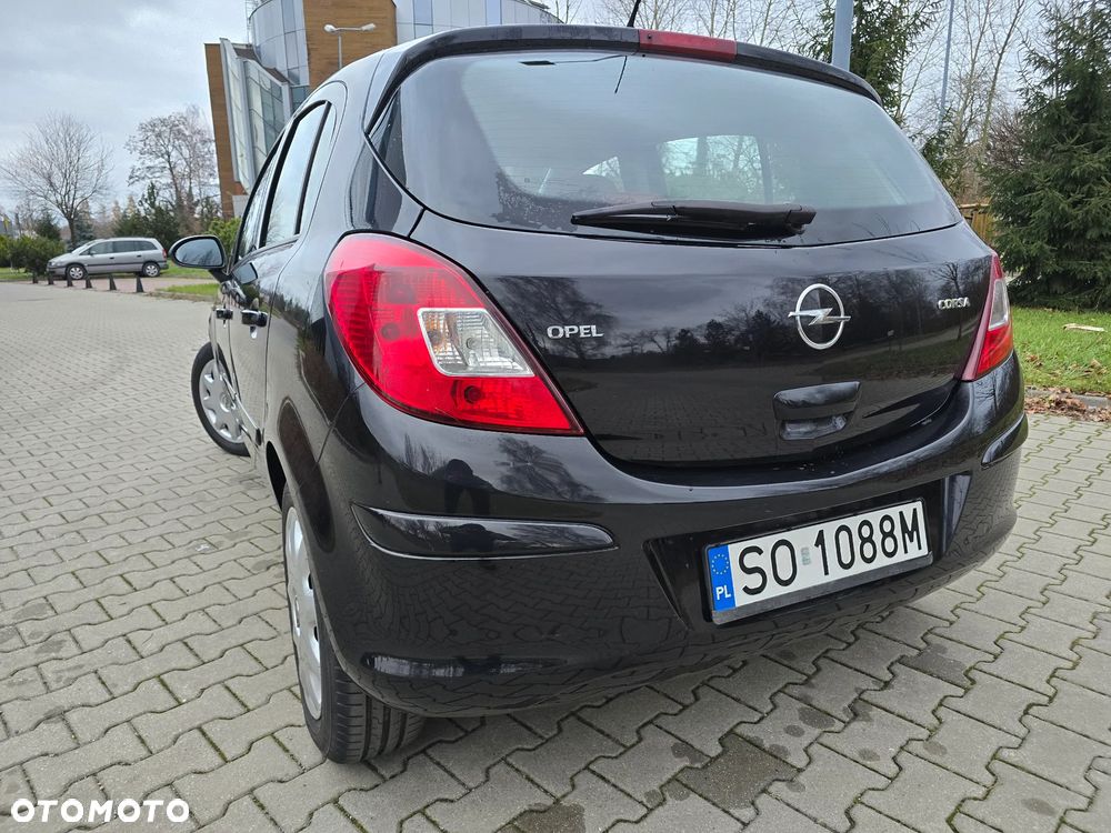 Opel Corsa 1.2 16V Cosmo - 4
