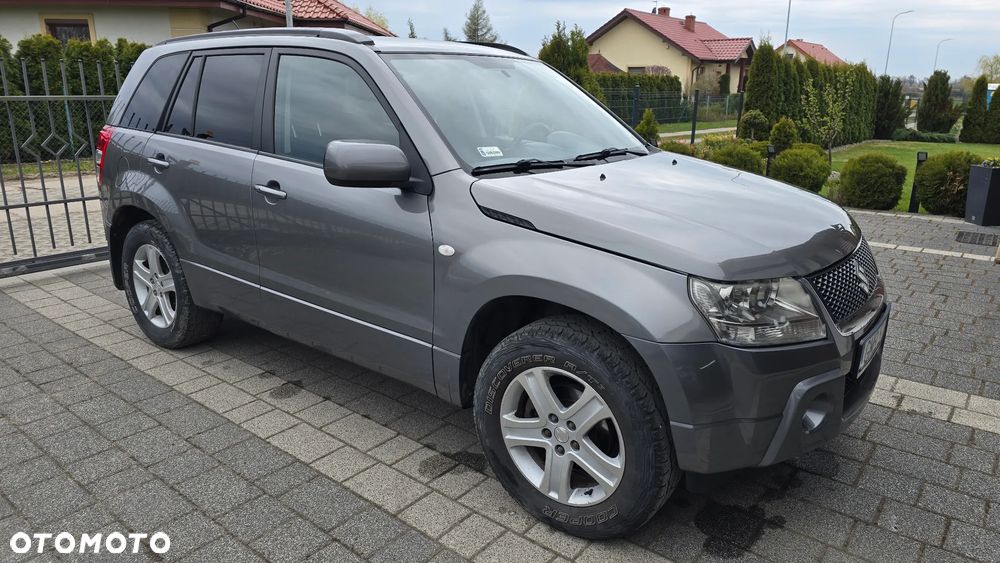 Suzuki Grand Vitara 2.0 - 3