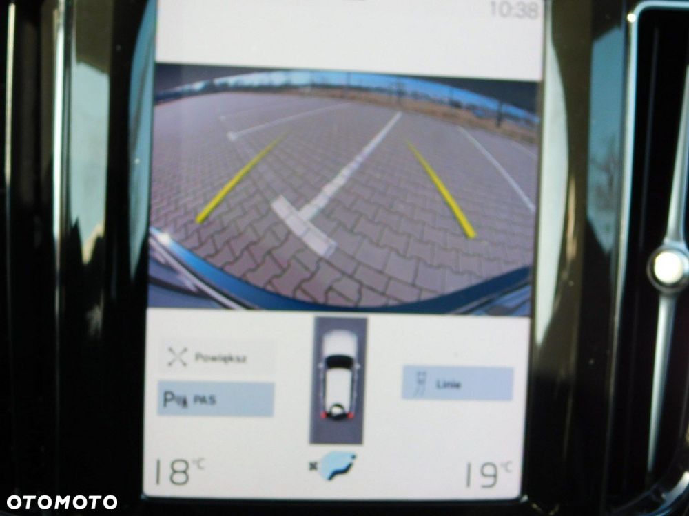 Volvo XC 60 D3 Momentum Pro - 19