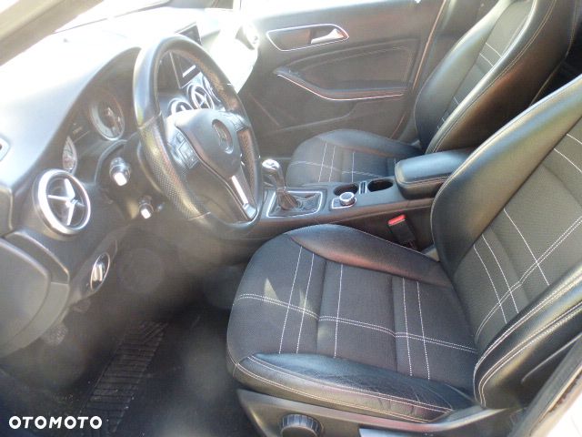 Mercedes-Benz A-Class 2013 photo 2