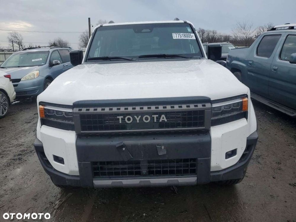 Toyota Land Cruiser - 2