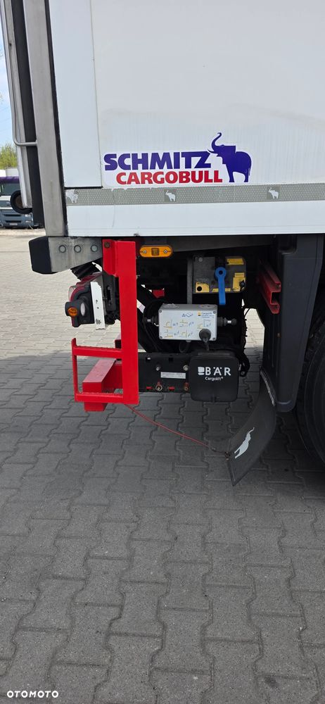 Schmitz Cargobull AKO 18 - 11
