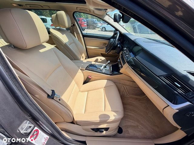 BMW Seria 5 520d Luxury Line - 14