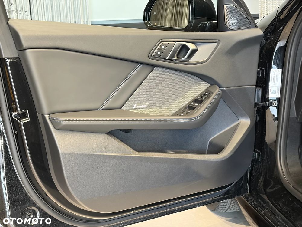 BMW Seria 1 120 mHEV - 14