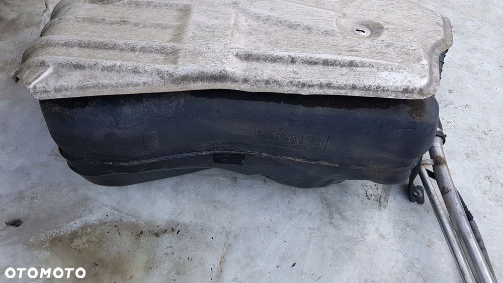 zbiornik paliwa Ford Kuga mk2 1.5 - 6
