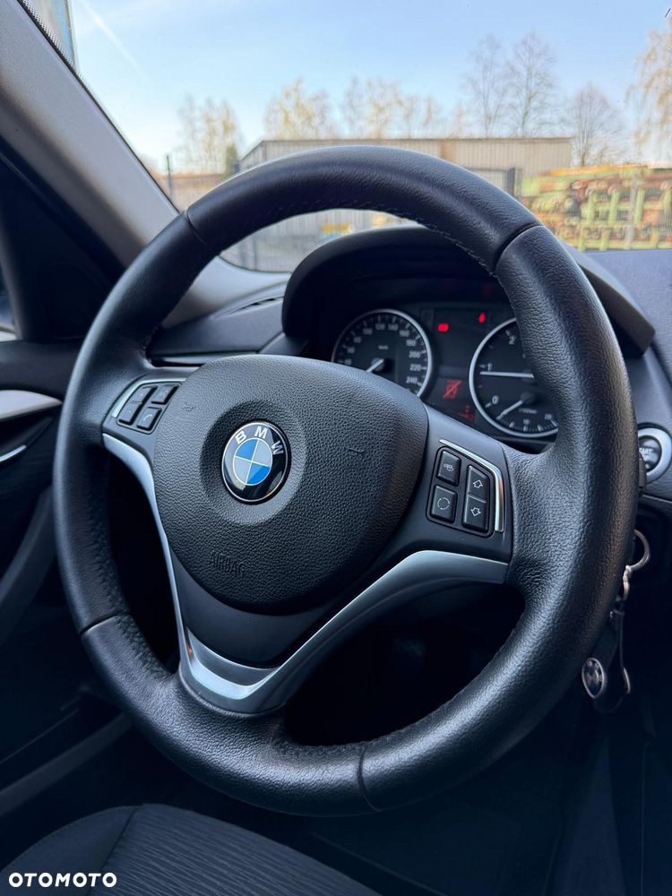 BMW X1 xDrive18d xLine - 33