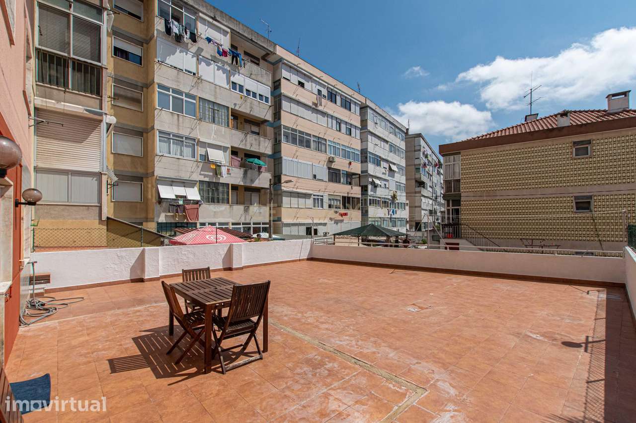 T1+1 com Terraço Privativo e Estacionamento | Póvoa de Santo Adrião - Grande imagem: 2/31