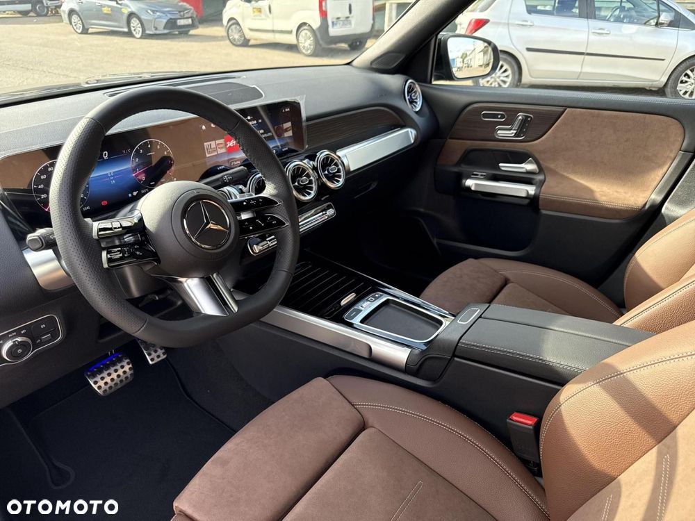 Mercedes-Benz GLB - 9