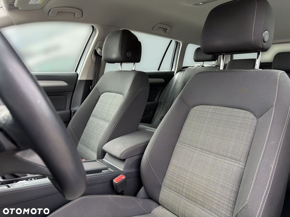 Volkswagen Passat - 13