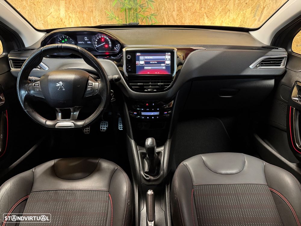 Peugeot 208 1.2 PureTech GT Line - 12