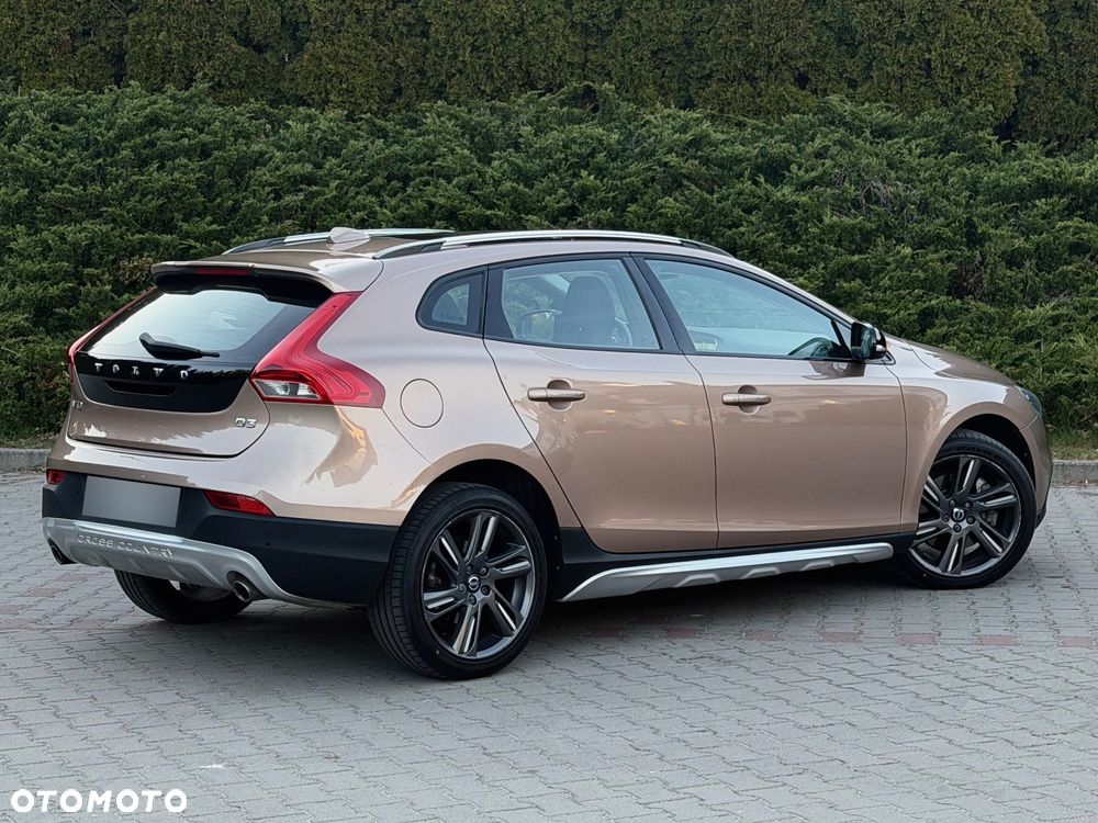 Volvo V40 Cross Country - 18