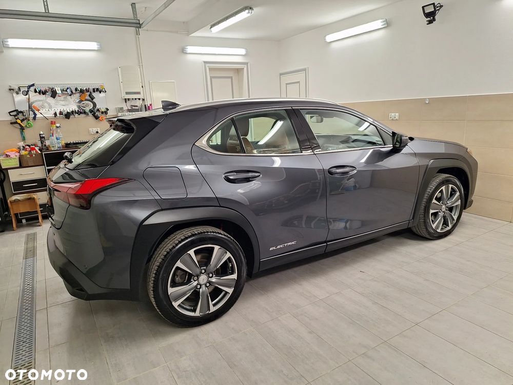 Lexus UX 300e Executive Line - 14
