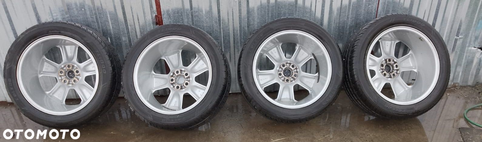 Koła 18 cali z oponami 5x108 ET 52.5 - 2