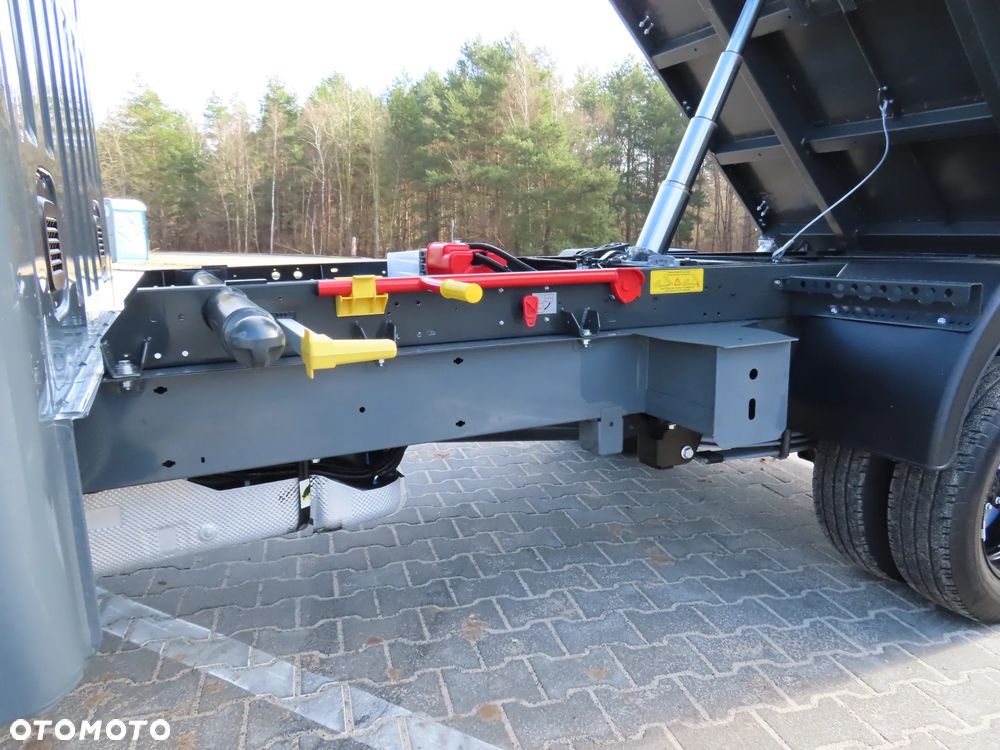 Iveco DAILY 35C16 163 KM Wywrotka Kiper Wywrot x 3 Strony 3211 mm Długi Renomowanej Firmy SCATTOLINI HAK 3500 Kg 53 Tys Km Przeb. Stan Auta NOWY POLECAM - 8