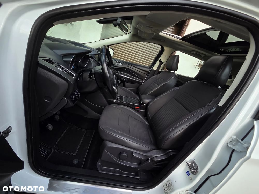Ford Kuga 2.0 TDCi 2x4 Titanium - 30