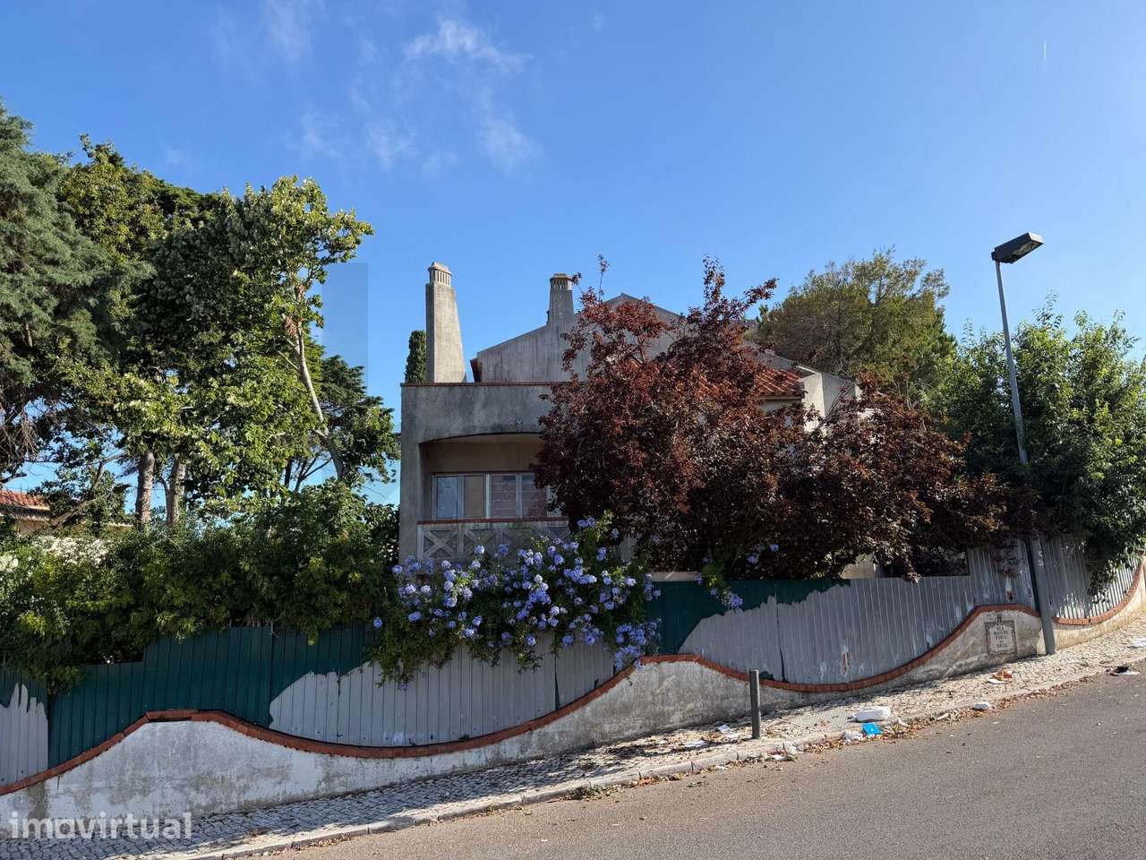 Moradia de gaveto para reabilitar com vista de mar em Oeiras - Grande imagem: 4/17